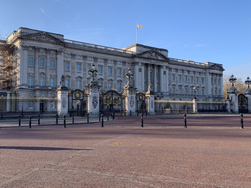 The Queen was in Buckingham, waiting to entertain NATO representatives