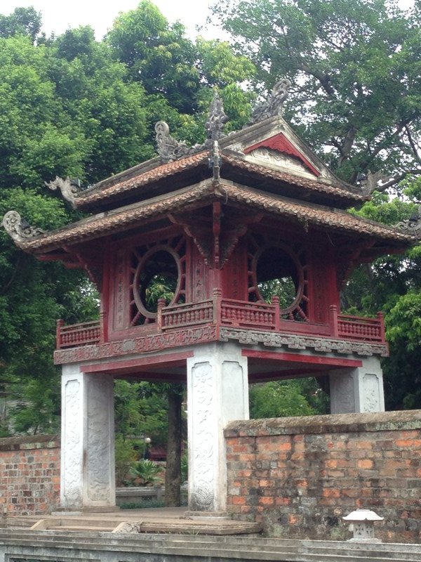 One pillar pagoda