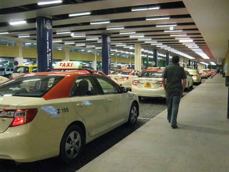 100's of taxis