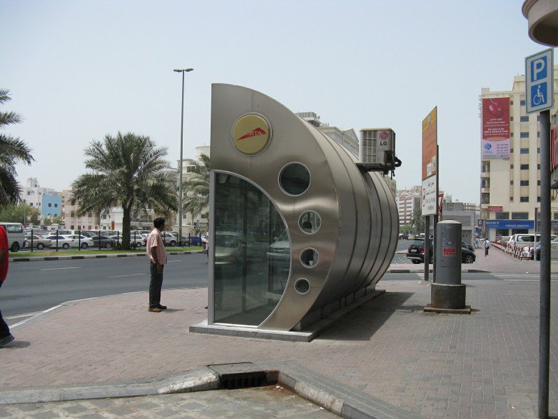 Air-conditioned bus shelter
