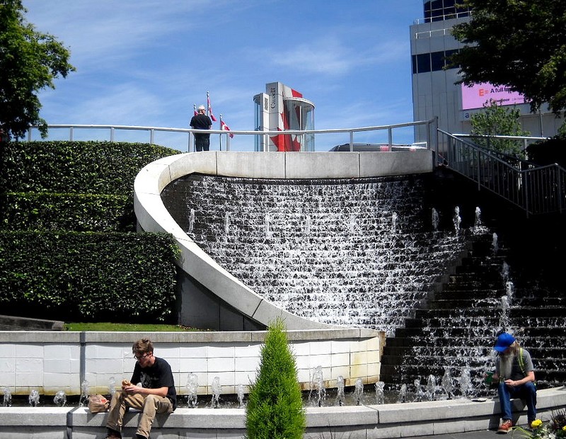 Water fountain & waterfall wall