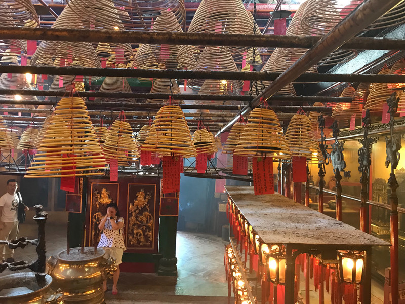 Man Mo Temple, huge suspended incense coils