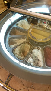 Spinning gelato freezer
