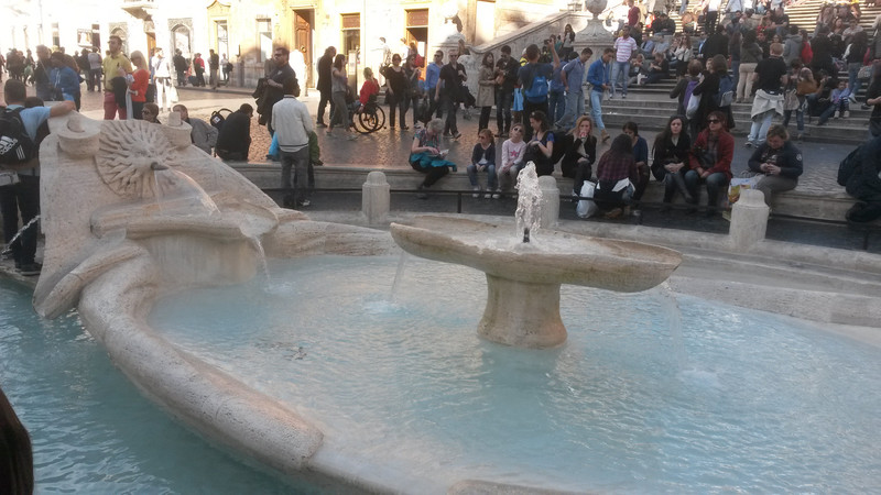 The reopened fountain in front of the Spanish steps.
