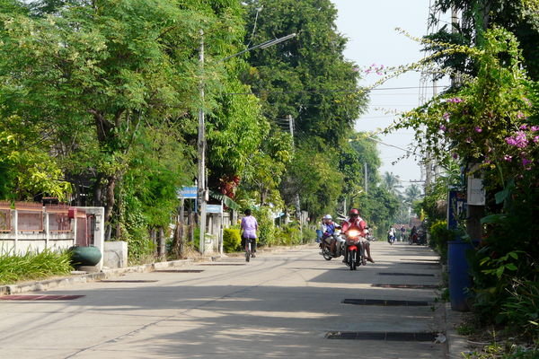 Nang Rong quiet street