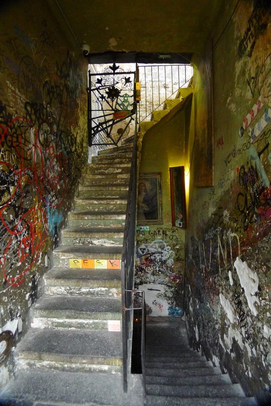 Rough, Graffitied Stairway, Szimpla Kertmozi 