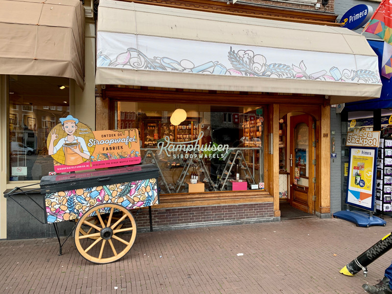 The Kamphuisen siroopwafels shop.