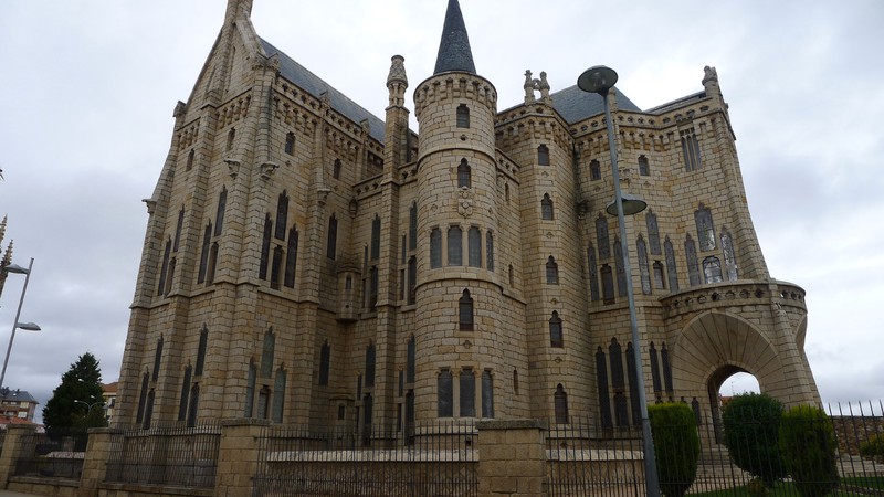 Gaudi's Palacios ecclesiastical 