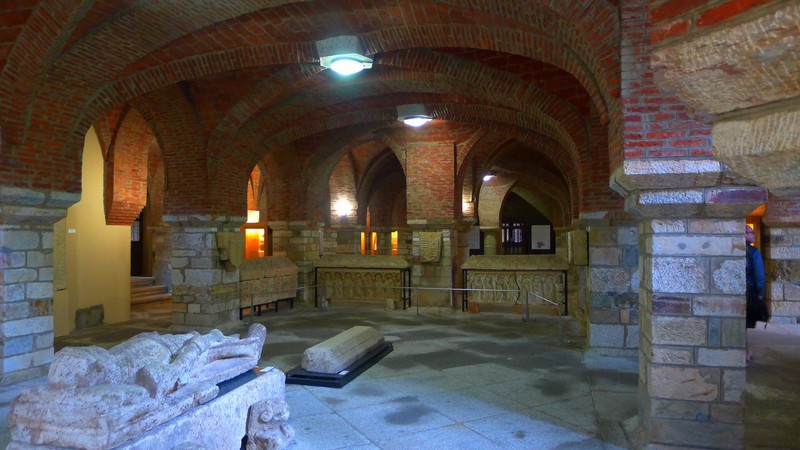 Basement, Gaudi's