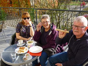 Enjoying a cream cigar, with Natalia and Sue