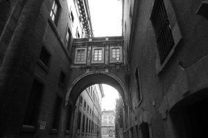 Overhead walkway in a side street near Pantheon