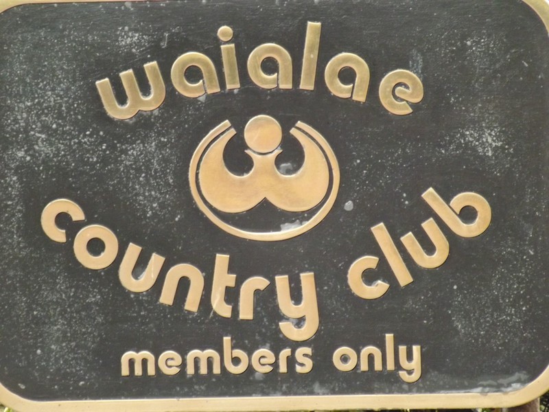 Waialae Country Club Sign