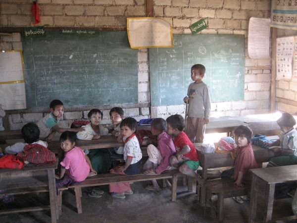 Burmese school kids