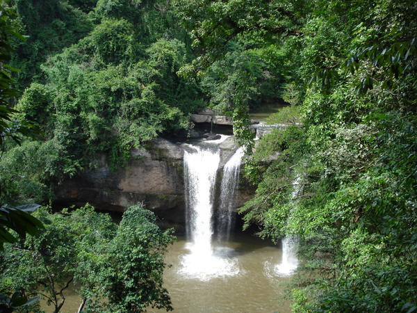 The waterfall featured in 'The Beach'