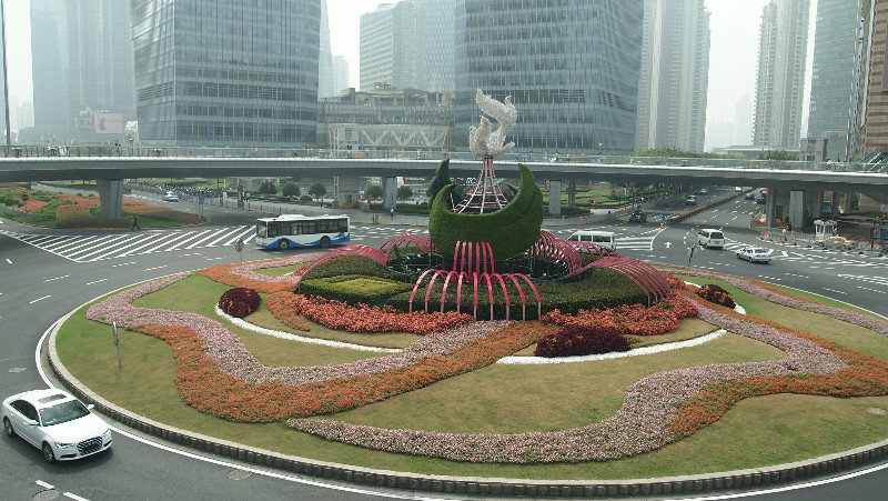 Traffic Circle and pedestrian walkway, Pudong