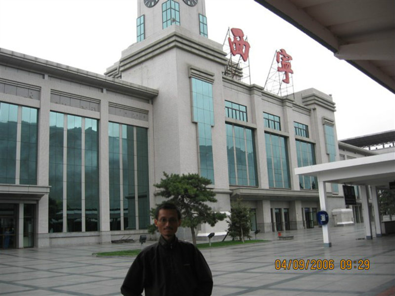 Xining railway station, behind is the only magnificent architecture in this provincial city