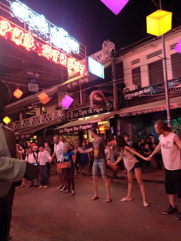 Dance off on Pub Street, Siem Reap 