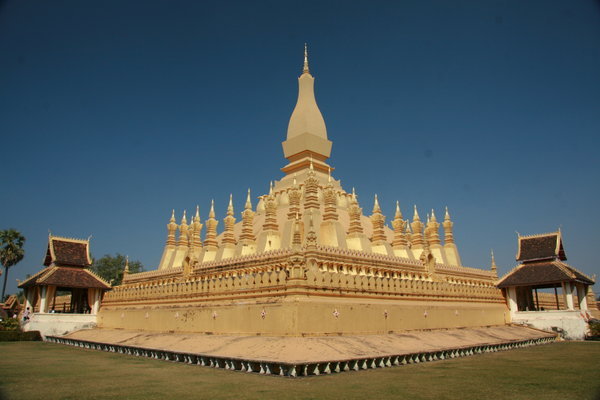 Pha Tat Luang