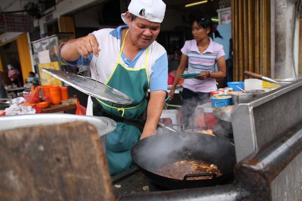 Cooking class in the street