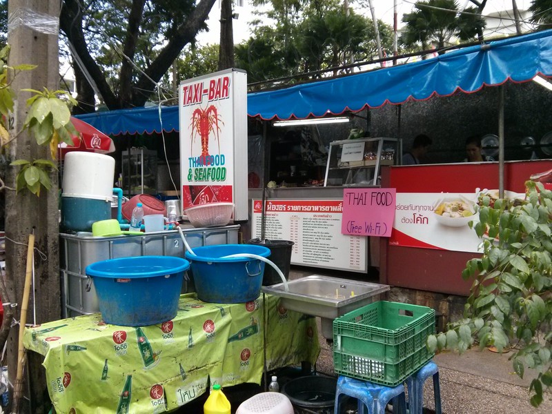 Thai Food an der Strasse - mit Free WiFi