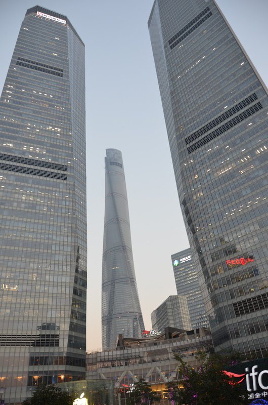 mittlerweile ist der Shanghai-Tower fertig