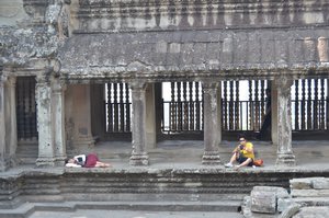 sleeping @ Angkor Wat