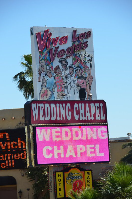 ich hab übrigens in Las Vegas geheiratet...