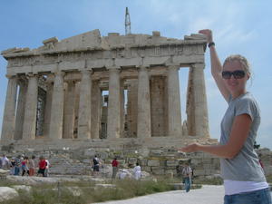 Neetz at the Parthenon