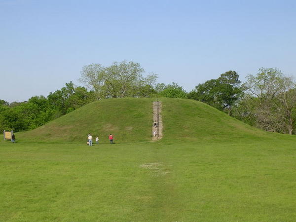Emerald Mound from a distance