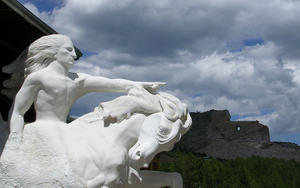 Scale model and Crazy Horse Monument