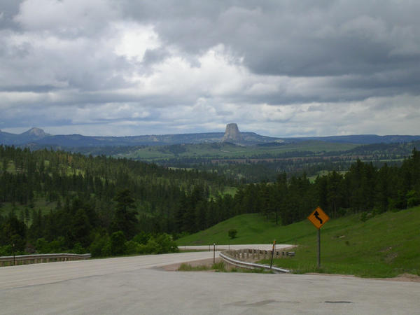 The road to Devils Tower