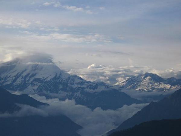 Le massif de l'Annapurna...les nuages lui donnent un certain charme mysterieux...a defaut d'avoir l'horizon clair...