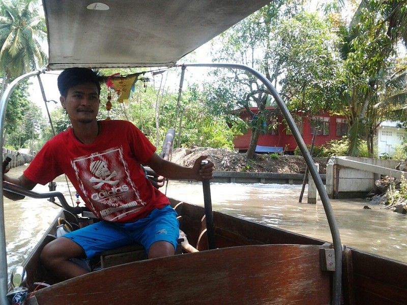 driver of long tail boat