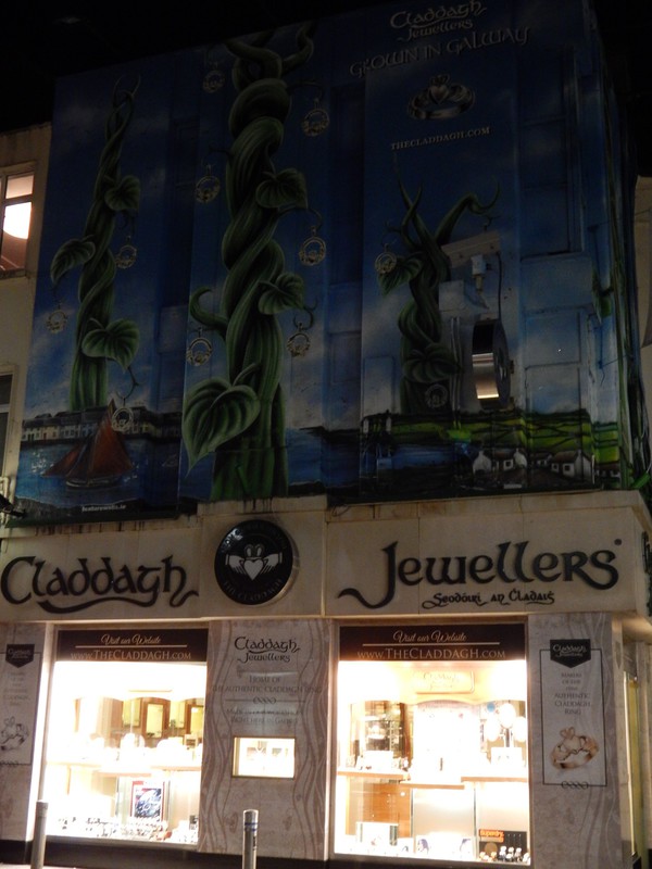 Claddagh Jewellers - very cool mural