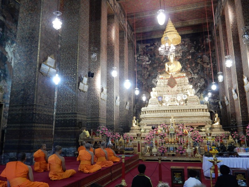 Monks ceremonie n temple at Grand Palace