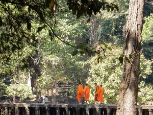 Monks on the way to Baphuon