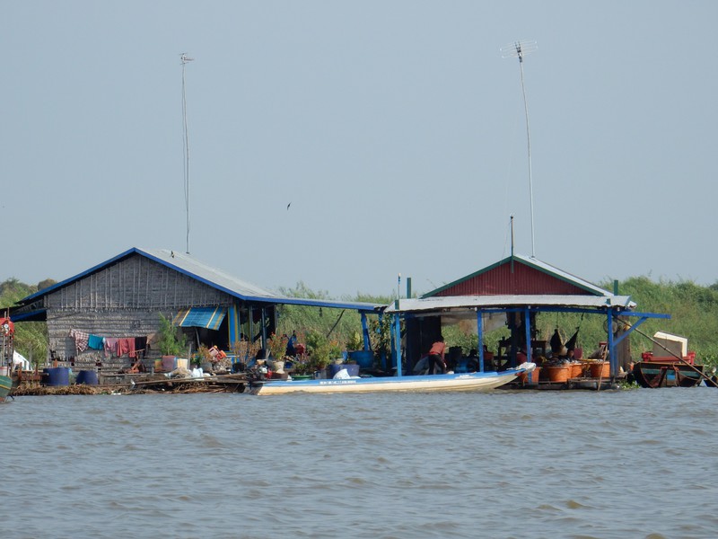 Floating village on our way to Battambang 