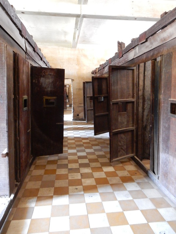 Tuol Sleng genocide museum - small jails