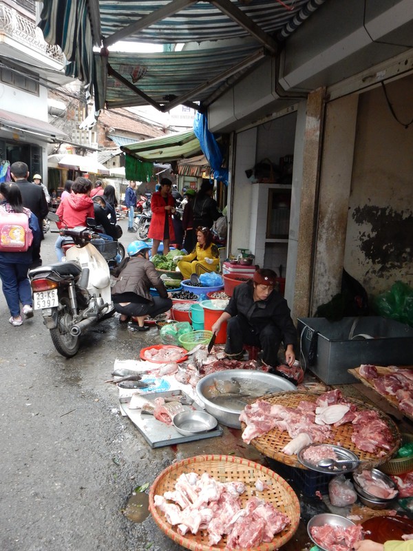 Market in Old Quarter