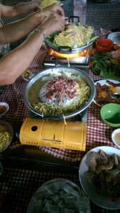 Yellow Noodles, Rindfleisch, Seefrüchte, Gemüse 