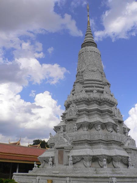 Kumer stupa at the royal palace