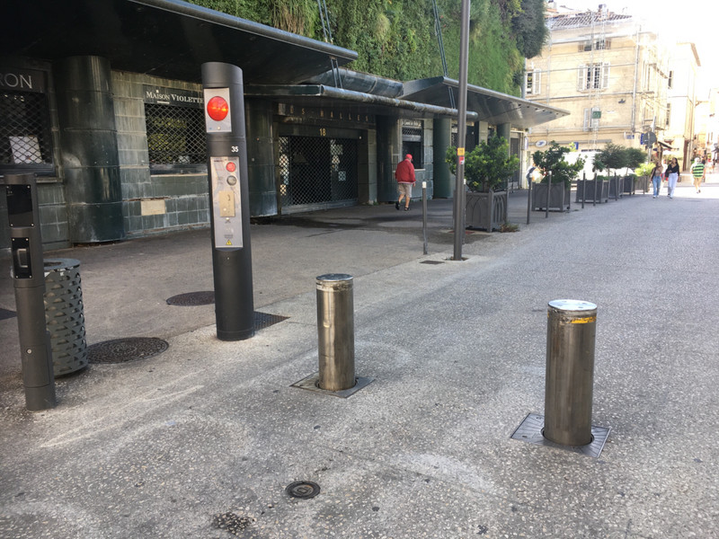 Posts keep cars out of old Avignon 