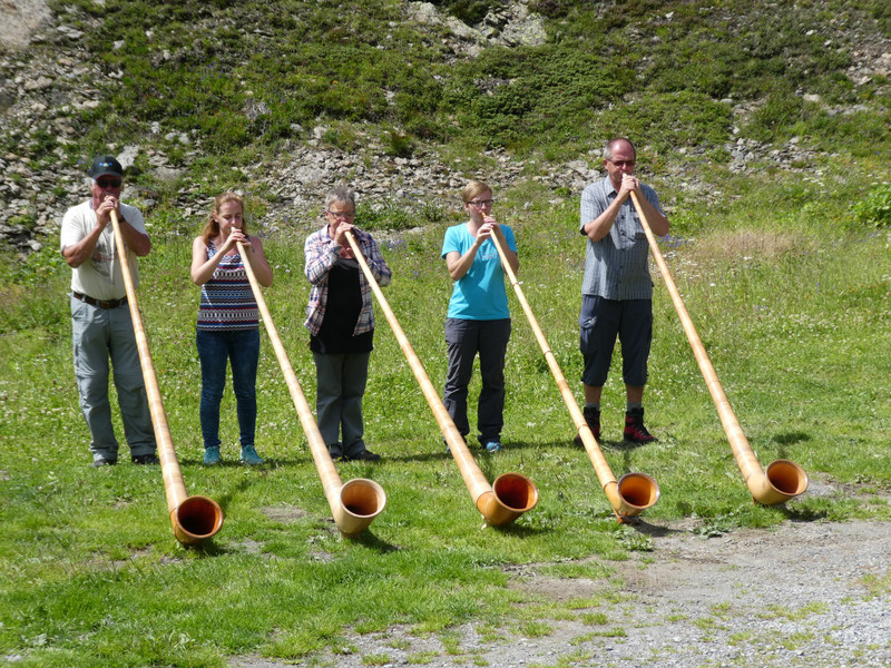 Locals play Swiss Longhorn