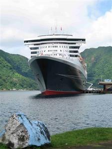 QM2 in Pago Pago harbour