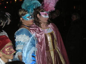 Costumes by night