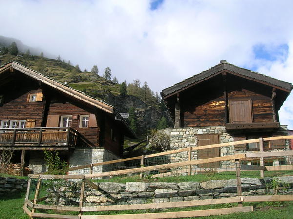 farm houses on the mountain