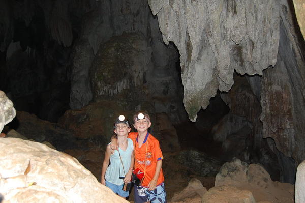 Kids cave exploring, Vang Vieng