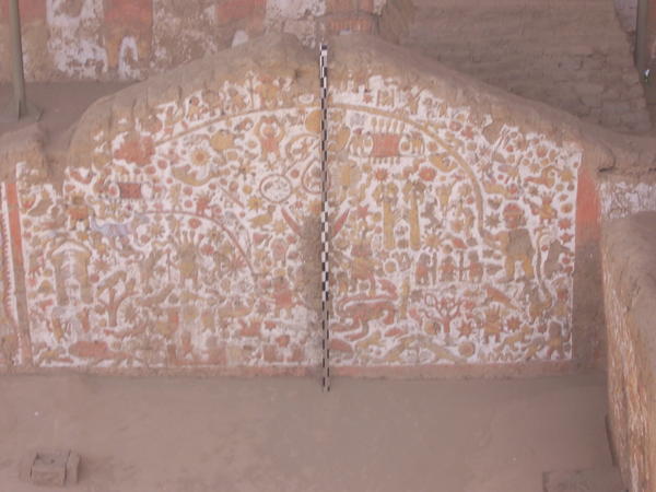 Intricatly designed wall of the gladiators´ "changing room"