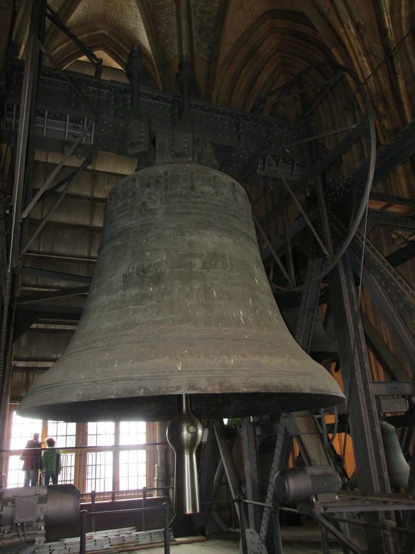 We were pleased the bell didn't ring while we were standing there!