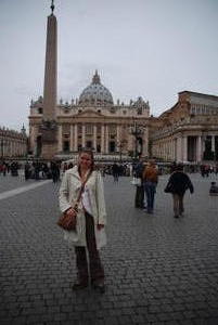 Me in front of St. Peter's. Sooooo big!
